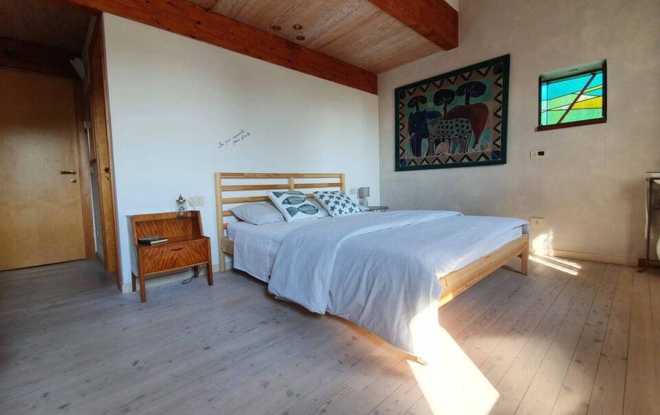 camera-tripla-clara-haus-heidi-bnb-zero-branco-5